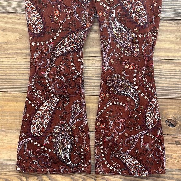 Women’s Hi-rise Pants - Picture 6 of 10